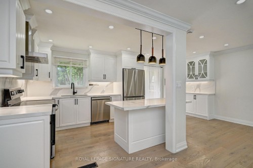 240 Stonybrook Drive, Kitchener, ON - Indoor Photo Showing Kitchen With Upgraded Kitchen
