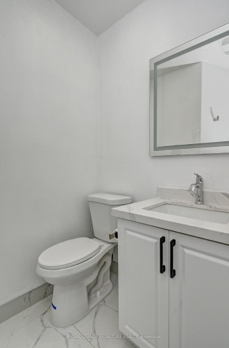 240 Stonybrook Drive, Kitchener, ON - Indoor Photo Showing Bathroom