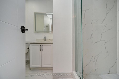 240 Stonybrook Drive, Kitchener, ON - Indoor Photo Showing Bathroom