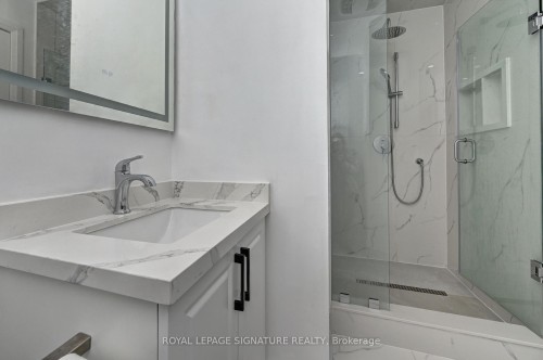 240 Stonybrook Drive, Kitchener, ON - Indoor Photo Showing Bathroom
