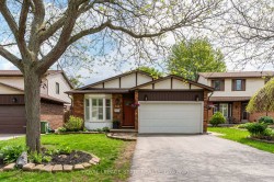 27 Bloomsbury Court Hamilton, ON L9G 4L5