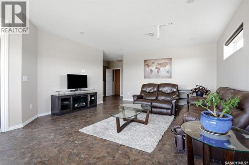 701 Saskatoon Drive, Katepwa Beach, SK - Indoor Photo Showing Living Room