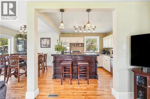 937 Park Avenue W, Burlington, ON 