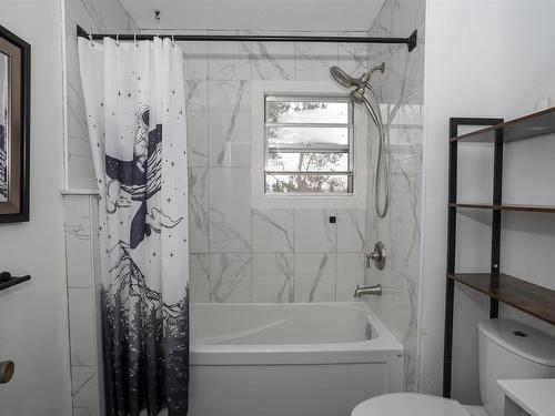 9 Ruttan, Thunder Bay, ON - Indoor Photo Showing Bathroom