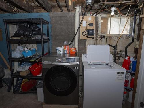 9 Ruttan, Thunder Bay, ON - Indoor Photo Showing Laundry Room