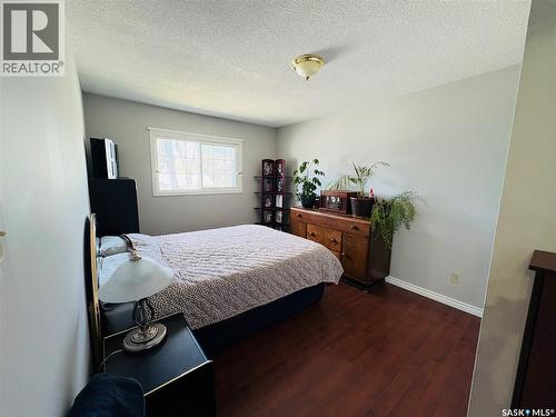 1230 Chaplin Street E, Swift Current, SK - Indoor Photo Showing Bedroom