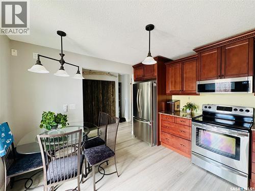 1230 Chaplin Street E, Swift Current, SK - Indoor Photo Showing Kitchen With Stainless Steel Kitchen