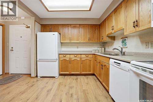134 960 Assiniboine Avenue E, Regina, SK - Indoor Photo Showing Kitchen