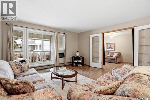 134 960 Assiniboine Avenue E, Regina, SK - Indoor Photo Showing Living Room