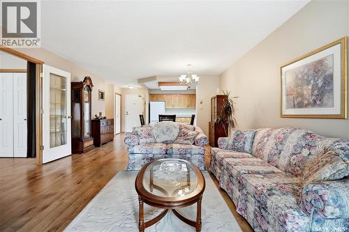 134 960 Assiniboine Avenue E, Regina, SK - Indoor Photo Showing Living Room