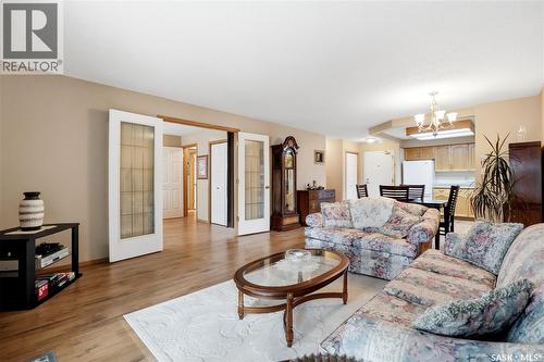 134 960 Assiniboine Avenue E, Regina, SK - Indoor Photo Showing Living Room