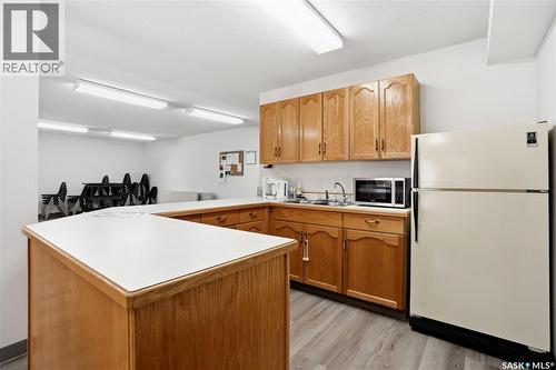134 960 Assiniboine Avenue E, Regina, SK - Indoor Photo Showing Kitchen With Double Sink