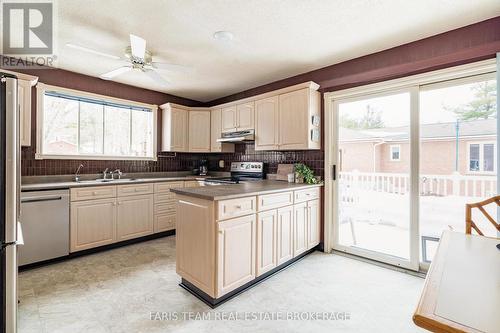 21 Pooles Road, Springwater, ON - Indoor Photo Showing Kitchen