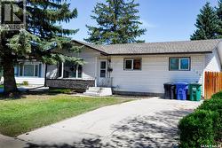 134 Cooper CRESCENT  Saskatoon, SK S7M 4L3