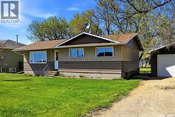 125 Brownlee AVENUE Mclean, SK S0G 3E0