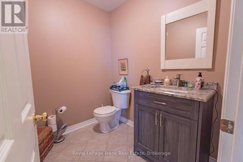 609 Brick Road, Selwyn, ON - Indoor Photo Showing Bathroom