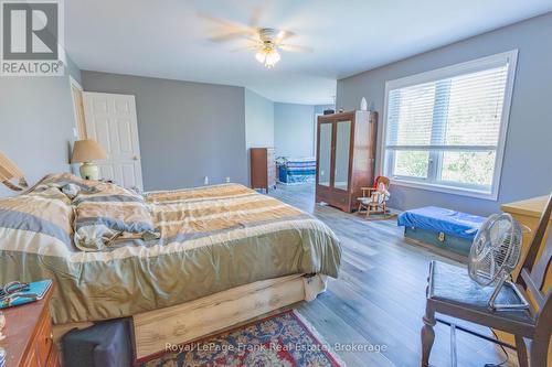 609 Brick Road, Selwyn, ON - Indoor Photo Showing Bedroom