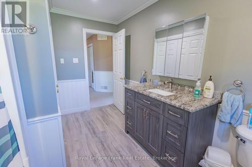 609 Brick Road, Selwyn, ON - Indoor Photo Showing Bathroom