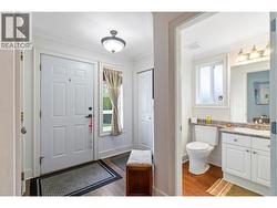Bathroom Main floor - 