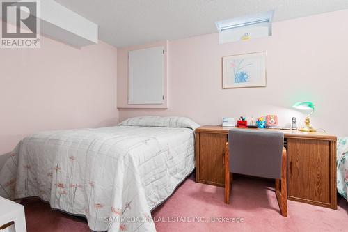 4461 Gladebrook Crescent, Mississauga, ON - Indoor Photo Showing Bedroom