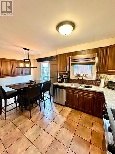 3430 Homark Drive, Mississauga, ON - Indoor Photo Showing Kitchen