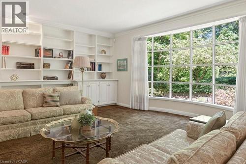 399 Hess Street S, Hamilton, ON - Indoor Photo Showing Living Room