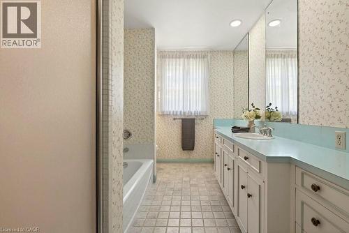 399 Hess Street S, Hamilton, ON - Indoor Photo Showing Bathroom