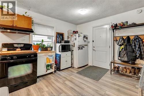 1260 Oak, Windsor, ON - Indoor