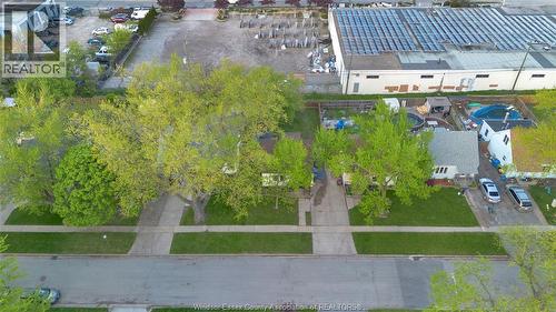 1260 Oak, Windsor, ON - 