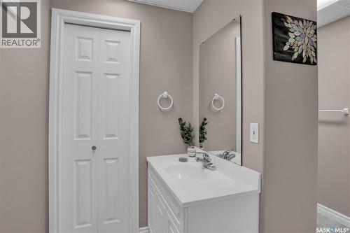 35 Marigold Crescent, Moose Jaw, SK - Indoor Photo Showing Bathroom