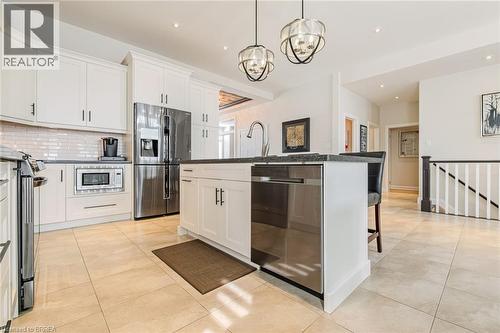 5 Moore Boulevard, Brantford, ON - Indoor Photo Showing Kitchen With Upgraded Kitchen