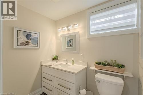 5 Moore Boulevard, Brantford, ON - Indoor Photo Showing Bathroom