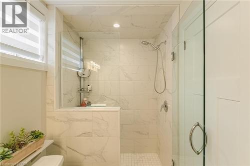 5 Moore Boulevard, Brantford, ON - Indoor Photo Showing Bathroom