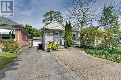 35 BLAKLEY AVENUE  Toronto, ON M6N 3Y4
