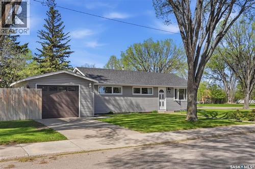 901 R AVENUE N  Saskatoon, SK S7L 2Z4