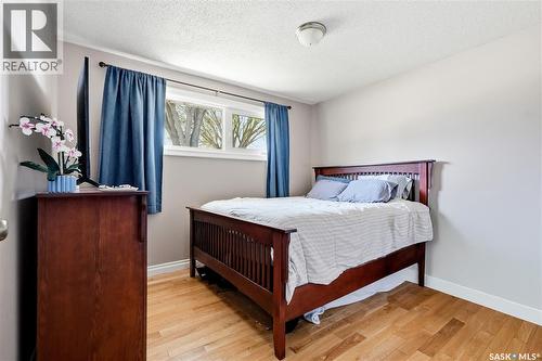 901 R Avenue N, Saskatoon, SK - Indoor Photo Showing Bedroom