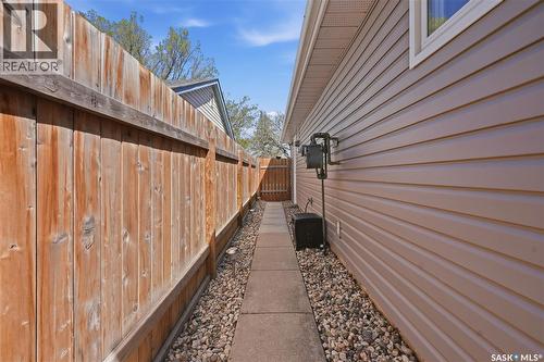 901 R Avenue N, Saskatoon, SK - Outdoor