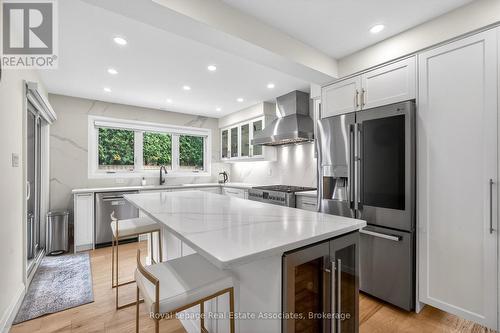 382 Nelles Road N, Grimsby, ON - Indoor Photo Showing Kitchen With Upgraded Kitchen