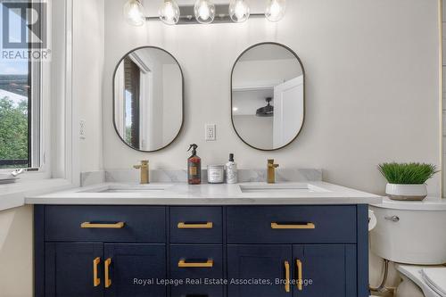 382 Nelles Road N, Grimsby, ON - Indoor Photo Showing Bathroom