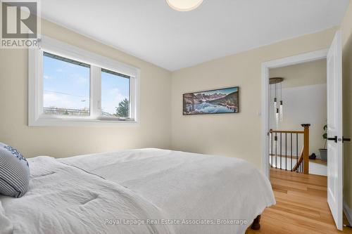 382 Nelles Road N, Grimsby, ON - Indoor Photo Showing Bedroom