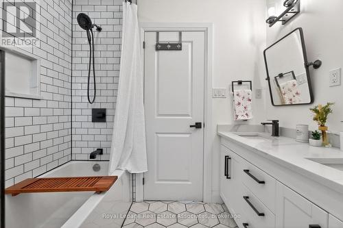 382 Nelles Road N, Grimsby, ON - Indoor Photo Showing Bathroom