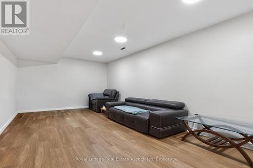 382 Nelles Road N, Grimsby, ON - Indoor
