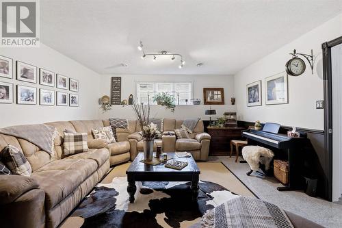 288 River Rd, Sault Ste. Marie, ON - Indoor Photo Showing Living Room