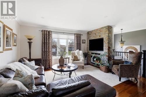 288 River Rd, Sault Ste. Marie, ON - Indoor Photo Showing Living Room