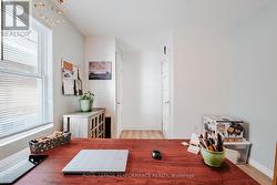 Bedroom 2 or bright office space - 