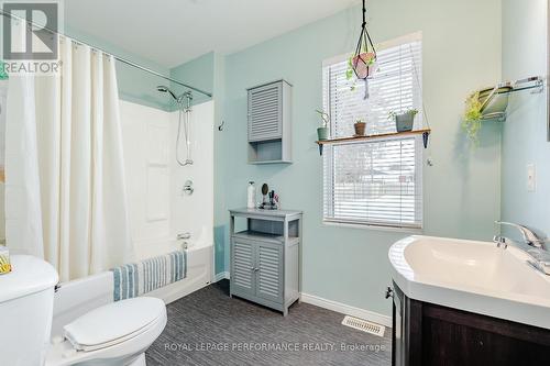 spacious main floor bathroom - 3301 Ross Avenue, Cornwall, ON - Indoor Photo Showing Bathroom