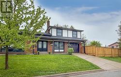 329 COOPER COURT Oshawa, ON L1J 6V4