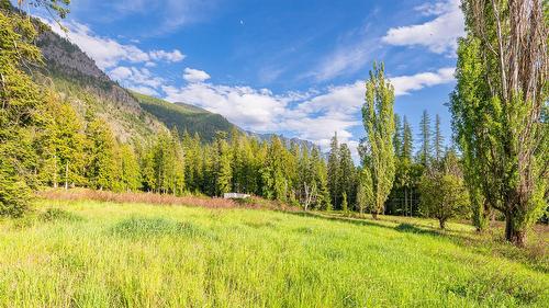 4852 48Th Street, Canyon, BC 
