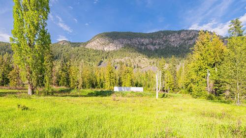 4852 48Th Street, Canyon, BC 