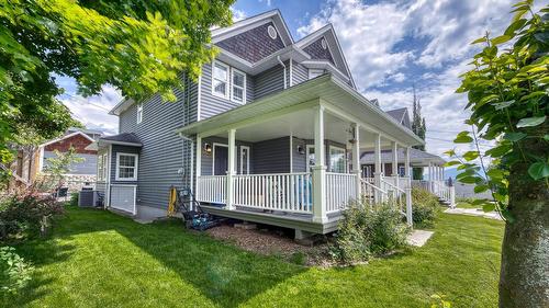 412 10Th Avenue, Creston, BC 